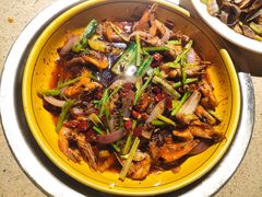 -休记光头香辣蟹干锅店(衣冠庙店)