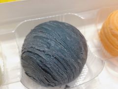 乌豆沙蛋黄酥-陶陶居饼家(惠福东路店)
