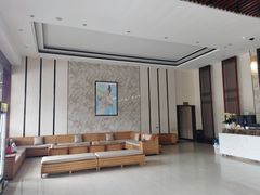 -腾冲洞山温泉村