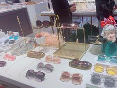 -宏宇眼镜蔡司依视路折扣店(兆佳眼镜城店)