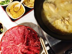 -鲜入围煮花胶鸡海鲜火锅