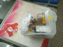 -周黑鸭(武汉火车站B1店)
