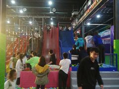 -超人空间竞技场·轰趴团建蹦床主题公园