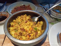 菠萝香肠豌豆泰式炒饭-佬肥猫(国华广场店)