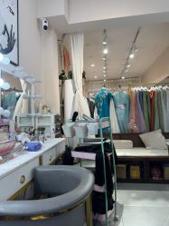 -一揽芳华汉服旗袍体验馆(拙政园店)