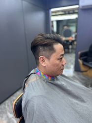 -藤野造型•烫染专业店
