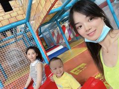 -嘿哟动霸CHUA·新潮玩运动娱乐中心·蹦床滑冰团建乐园