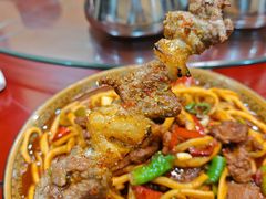 -吐尔逊拌面美食