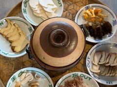 鲜菌土鸡锅-一坐一忘云南菜(嘉里中心店)
