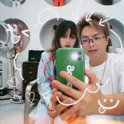 -PE SALON