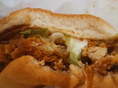 麦辣鸡腿汉堡经典中薯条套餐-麦当劳(国际社区店)