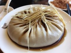陈士荣蟹黄汤包-鸿运酒楼