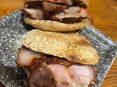 饼夹肘子-老天桥酱肉烧饼夹肘子(天桥店)