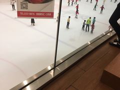 -冰纷万象滑冰场(深圳万象城店)