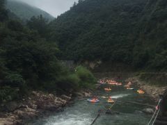 -安吉龙王山峡谷漂流