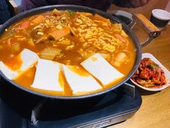 部队年糕火锅-雅米家韩食小馆(高新万达店)