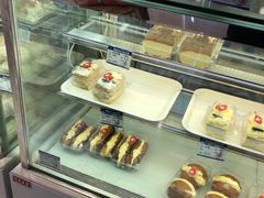 -白玉兰食品甜凤店(合生汇店)