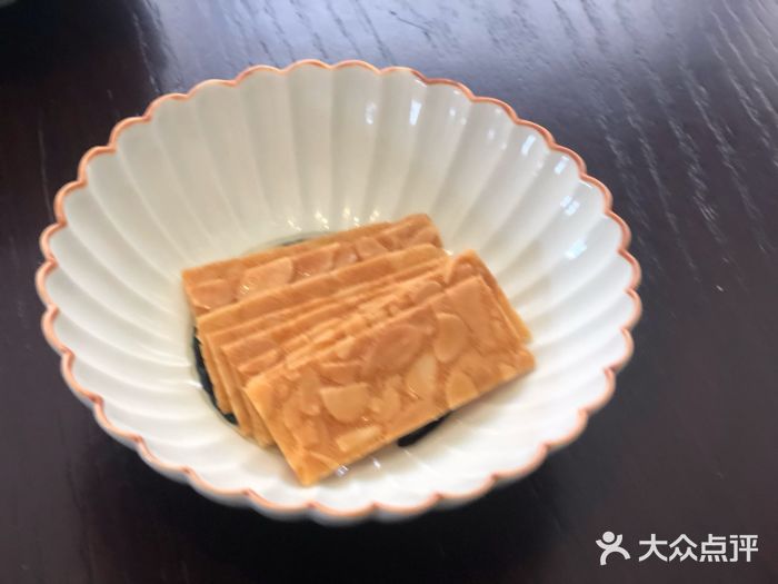 新荣记(建国门外大街店)杏仁饼图片