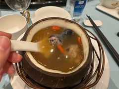 海椰皇炖乌鸡-尚一汤·粤菜海鲜(环球港店)