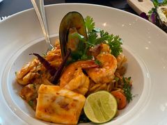 -Chom Cafe and Restaurant