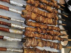 烤红柳羊肉串-蒙古人烤羊大师·绿野餐厅(工农大路店)