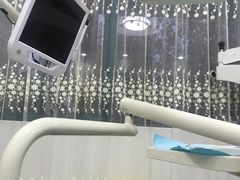 -茂菊口腔连锁(浦东南路店)