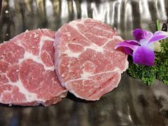 雪花猪梅肉-唯成•韩国炭火烤肉 유성고기