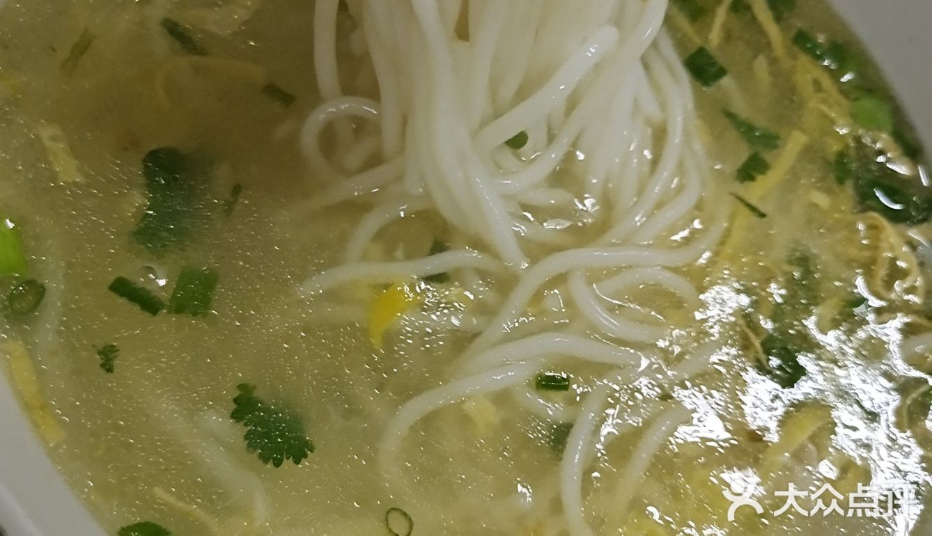 两个人吃的饱饱的！料还是可以的