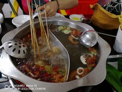 鸳鸯锅-百签宫串串香重庆火锅(夏湾店)