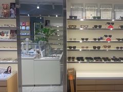 -视野联行眼镜·蔡司·尼康·豪雅·依视路(青浦宝龙店)