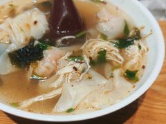 -三好食堂(煎饺·馄饨·肉饼米线·盛世广场店)