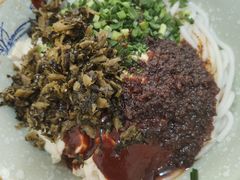 -官渡李记小锅米线(新亚洲体育城百合园东北)