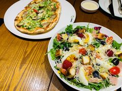 北京烤鸭披萨-JINNS锦时 steak&pizza(浸信会礼拜堂旧址店)