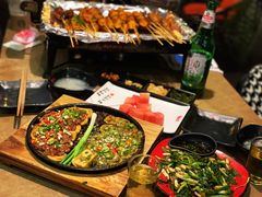 -何师烧烤·香辣蟹·川菜·30年老品牌(太古里旗舰店)