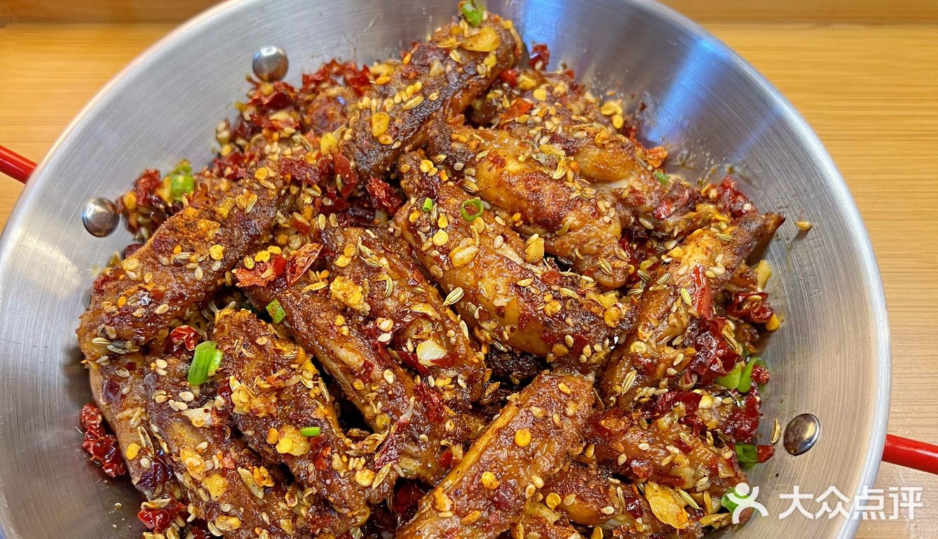 ㊙️秘制香辣孜然鸡翅，朋友吃了一口，让我去小区门口摆摊[加油]