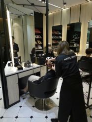 -HAIR CORNER