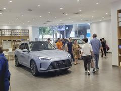 -华为授权体验店(中山公园来福士)