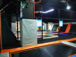 -蹦贝运动中心·蹦床·攀岩·闯关(龙岗店)