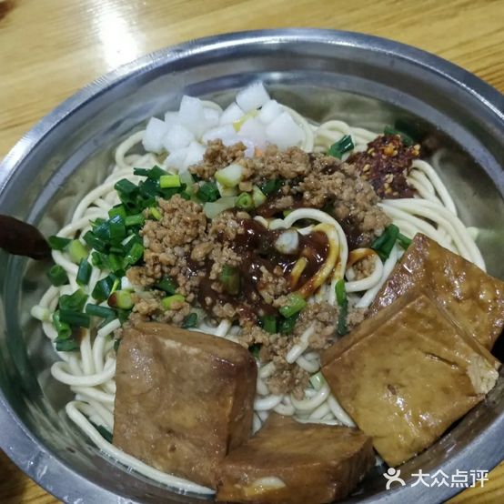 逸香居炸酱面(箭岭店)