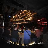 上海有live band的酒吧很多,这家虽不大