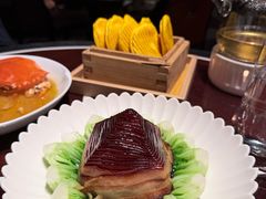 金牌扣肉配玉米饼-杭州西子湖四季酒店·金沙厅