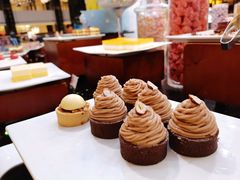 精美蛋糕-OPEN開全日自助餐厅·西餐·海鲜(佛山希尔顿酒店)