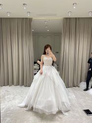 点击看大图 -Renee芮亦婚纱