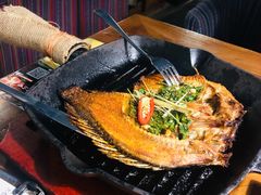 傣族香茅草烤罗非鱼-雀舞云南菜(天津天河城购物中心店)