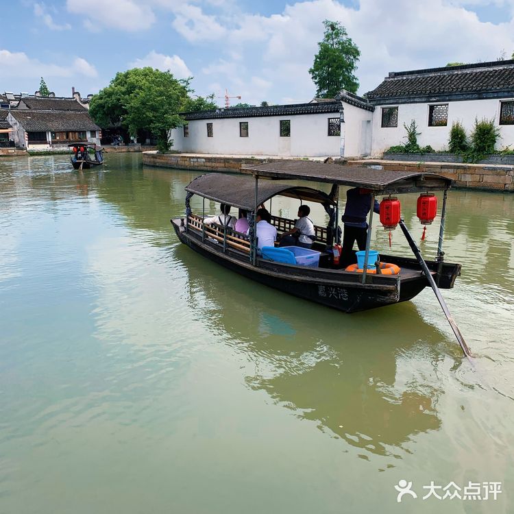 浅画镜中眉,深拜楼西月