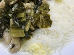 雪菜肉絲米線-金凤茶餐厅(湾仔店)