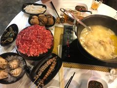 -鲜入围煮花胶鸡海鲜火锅