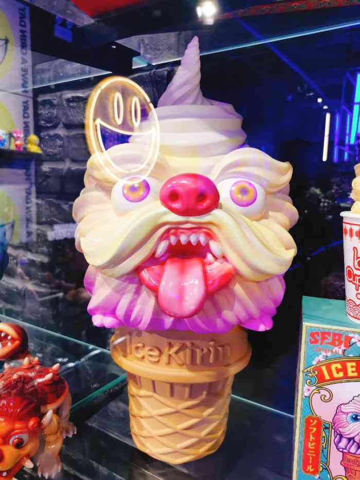 pop life快闪店-"好开心,抽中了 正常的肥胖麦当劳叔叔,好.