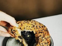 黑洋酥大麻团-白玉兰传统小吃