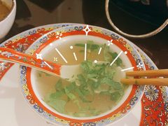 -毛辣果·贵州红酸汤牛肉火锅(西单店)